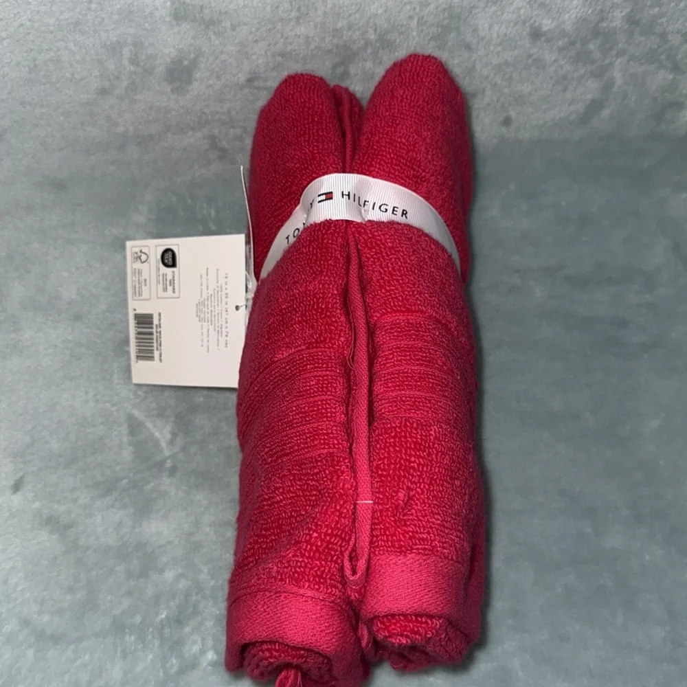 Tommy Hilfiger Vibrant Hot Pink 2 Piece Hand Set